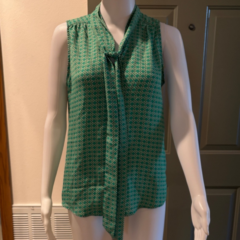 Jones New York Teal Geometric Sleeveless Blouse